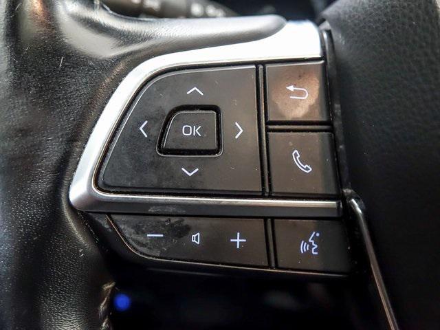 used 2020 Toyota Highlander car, priced at $29,534