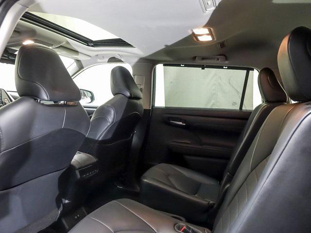 used 2020 Toyota Highlander car, priced at $29,534