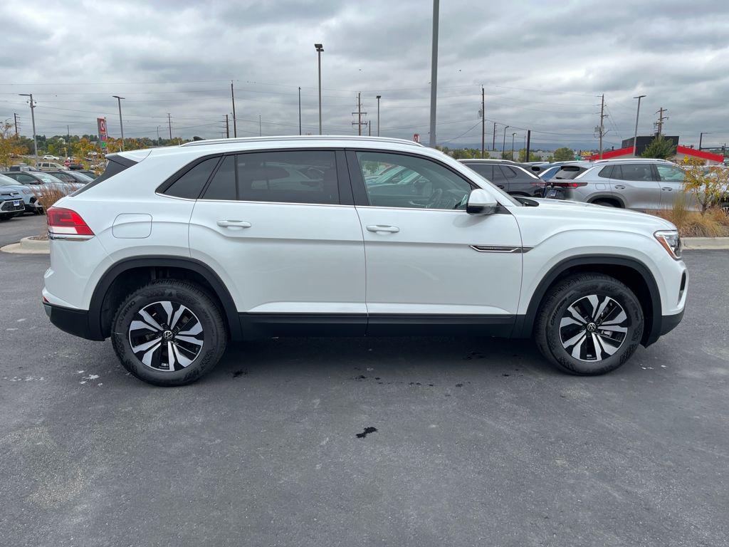 new 2026 Volkswagen Atlas Cross Sport car, priced at $40,530