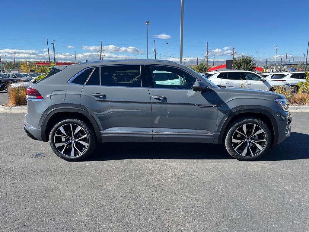 new 2026 Volkswagen Atlas Cross Sport car, priced at $53,871