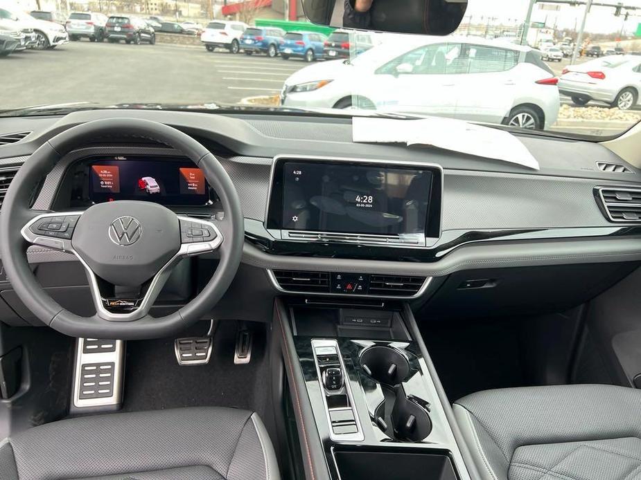 new 2024 Volkswagen Atlas car, priced at $44,932