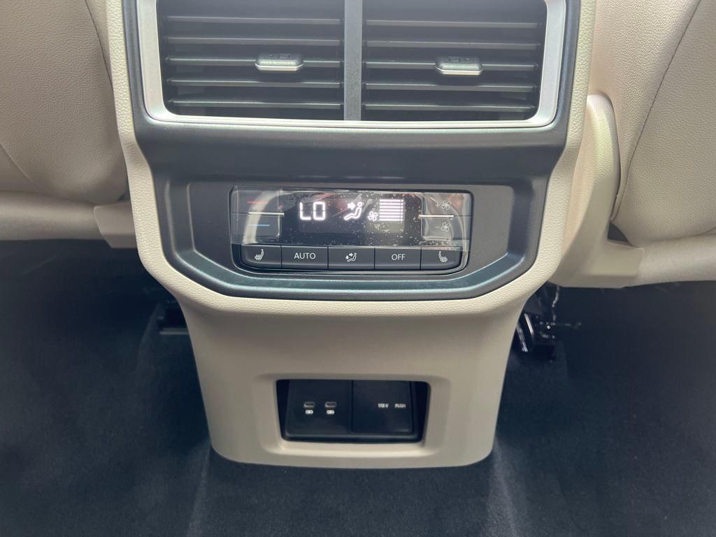 new 2025 Volkswagen Atlas car, priced at $45,470
