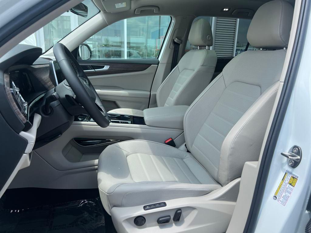 new 2025 Volkswagen Atlas car, priced at $45,470