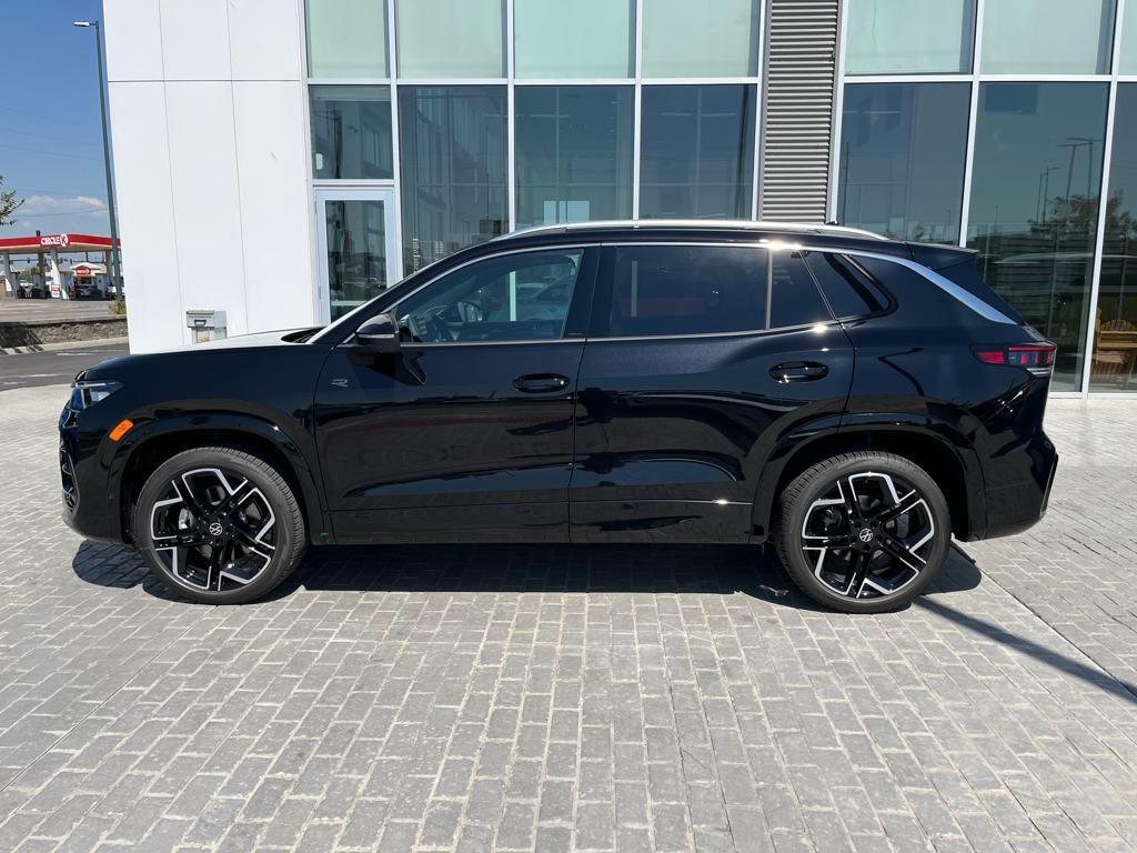 new 2025 Volkswagen Tiguan car, priced at $39,704