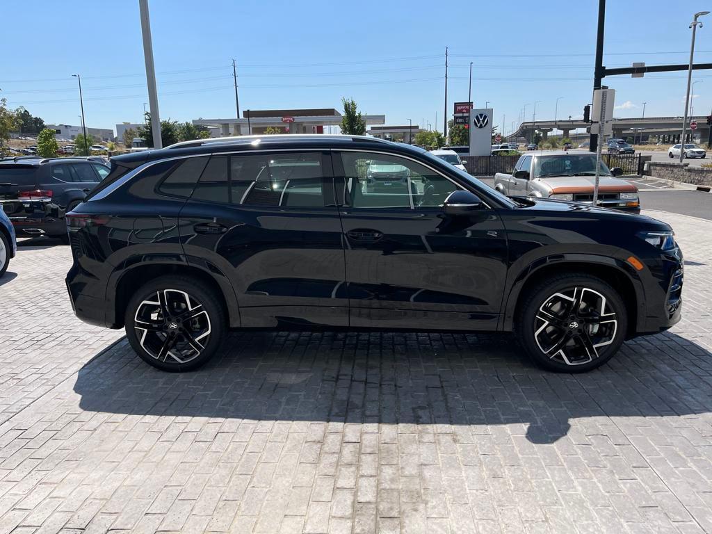 new 2025 Volkswagen Tiguan car, priced at $39,704