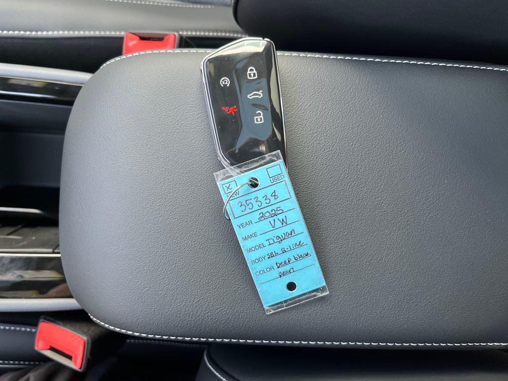 new 2025 Volkswagen Tiguan car, priced at $39,704