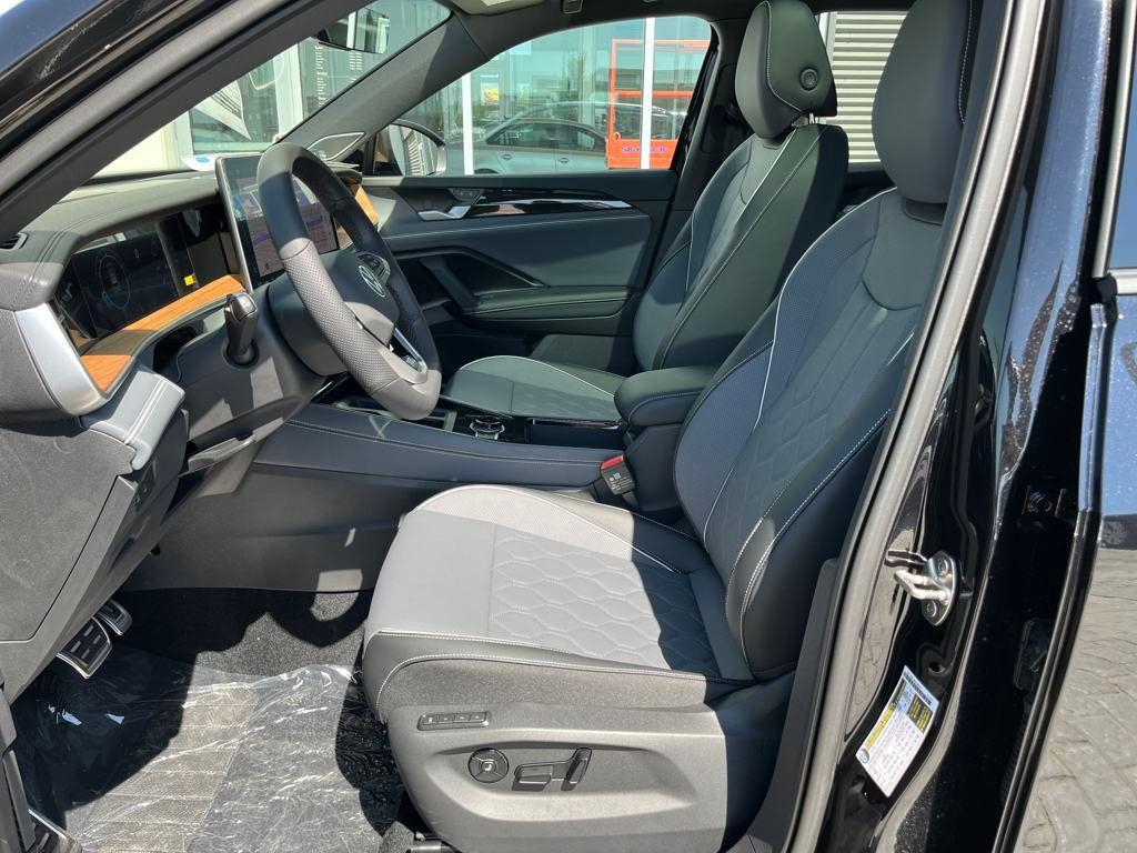 new 2025 Volkswagen Tiguan car, priced at $39,704