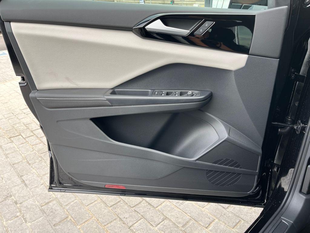 new 2025 Volkswagen Taos car, priced at $27,495