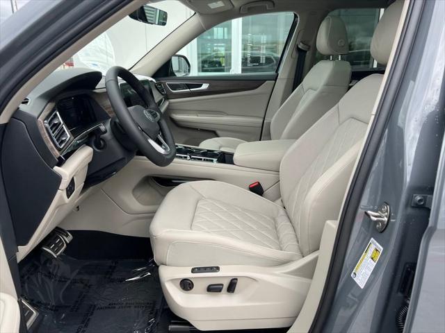 new 2025 Volkswagen Atlas car, priced at $53,053