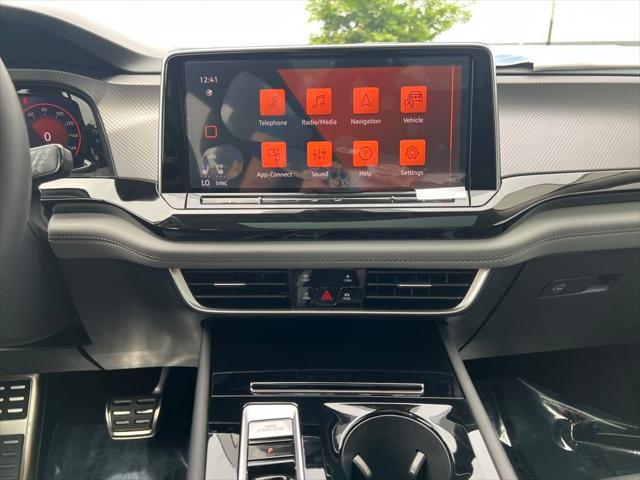 new 2025 Volkswagen Atlas car, priced at $45,644