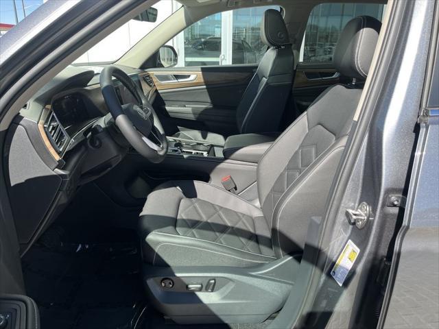 new 2025 Volkswagen Atlas car, priced at $43,680