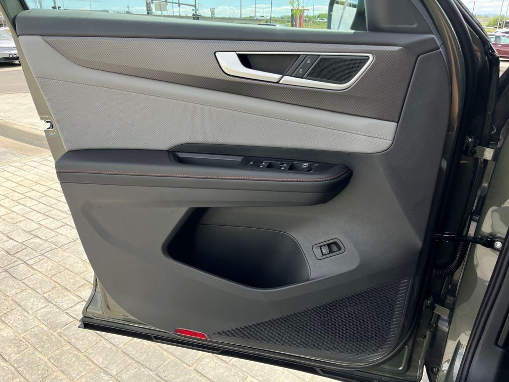 new 2025 Volkswagen Atlas car, priced at $43,032