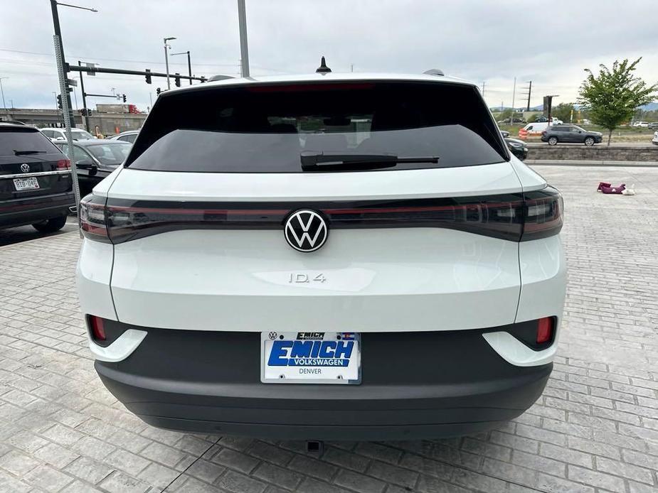 new 2024 Volkswagen ID.4 car, priced at $32,623