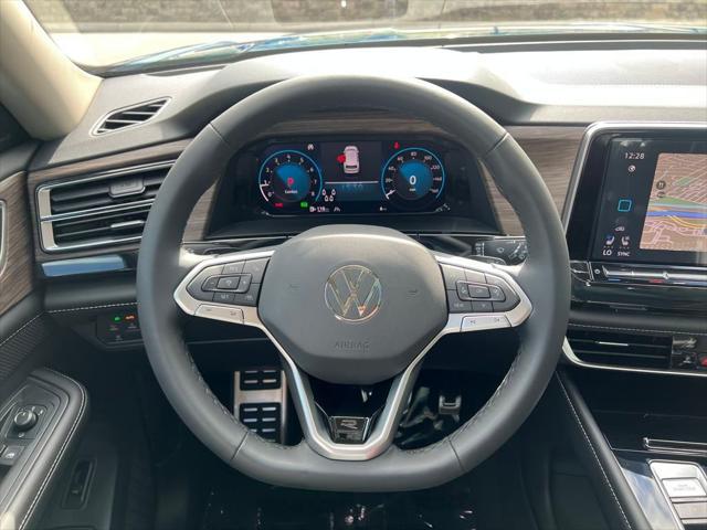 new 2025 Volkswagen Atlas car, priced at $52,214