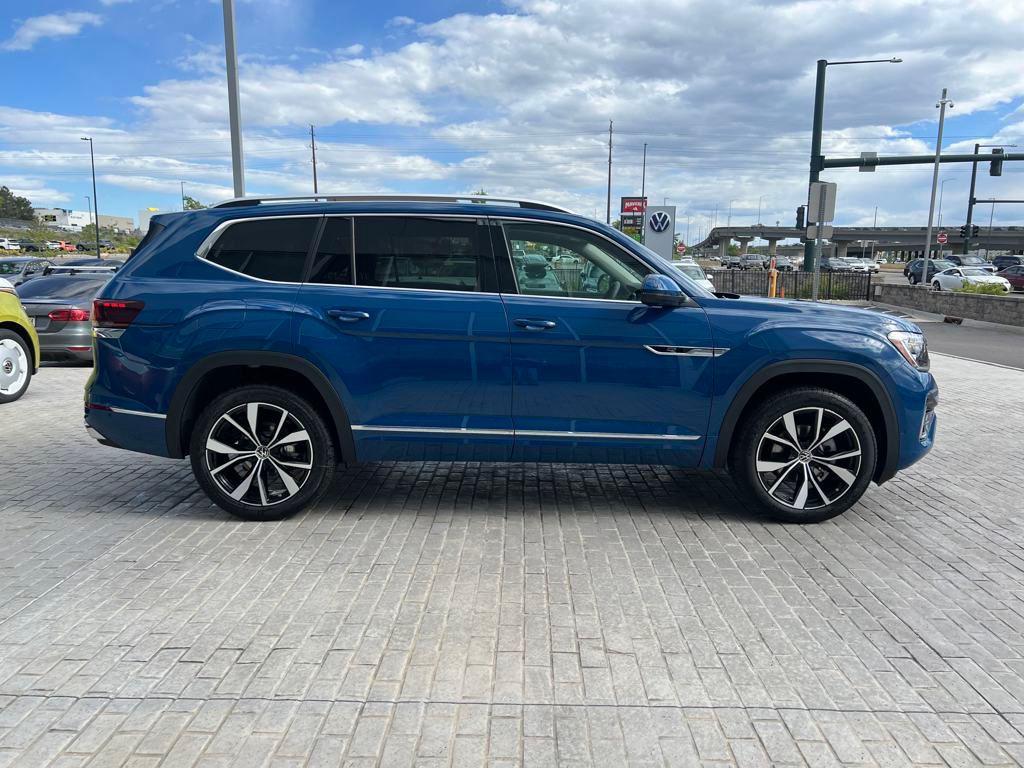 new 2025 Volkswagen Atlas car, priced at $49,714