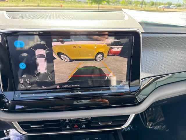 new 2025 Volkswagen Atlas car, priced at $46,707