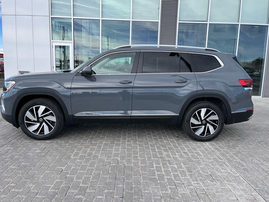 new 2025 Volkswagen Atlas car, priced at $43,714