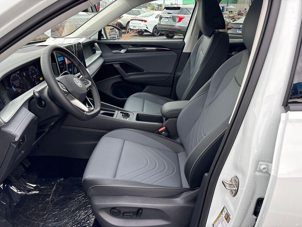 new 2025 Volkswagen Tiguan car, priced at $35,104