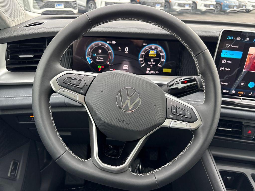 new 2025 Volkswagen Tiguan car, priced at $35,104