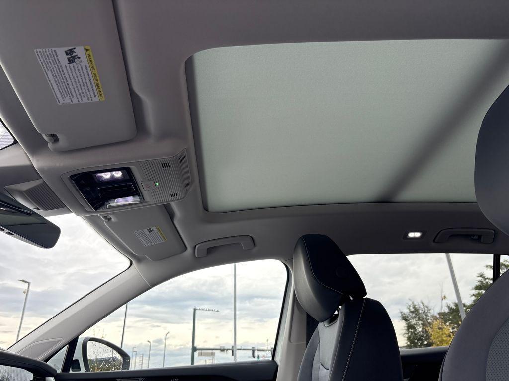 new 2025 Volkswagen Tiguan car, priced at $35,104