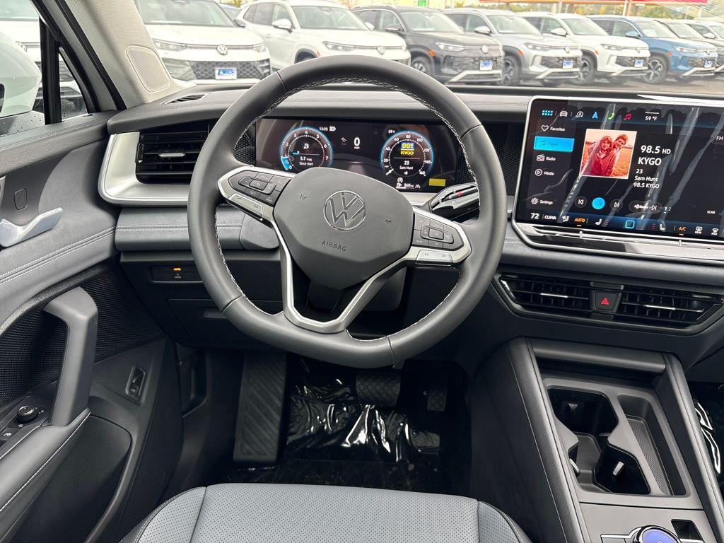 new 2025 Volkswagen Tiguan car, priced at $35,104