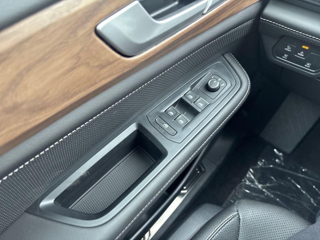 new 2026 Volkswagen Atlas car, priced at $45,622