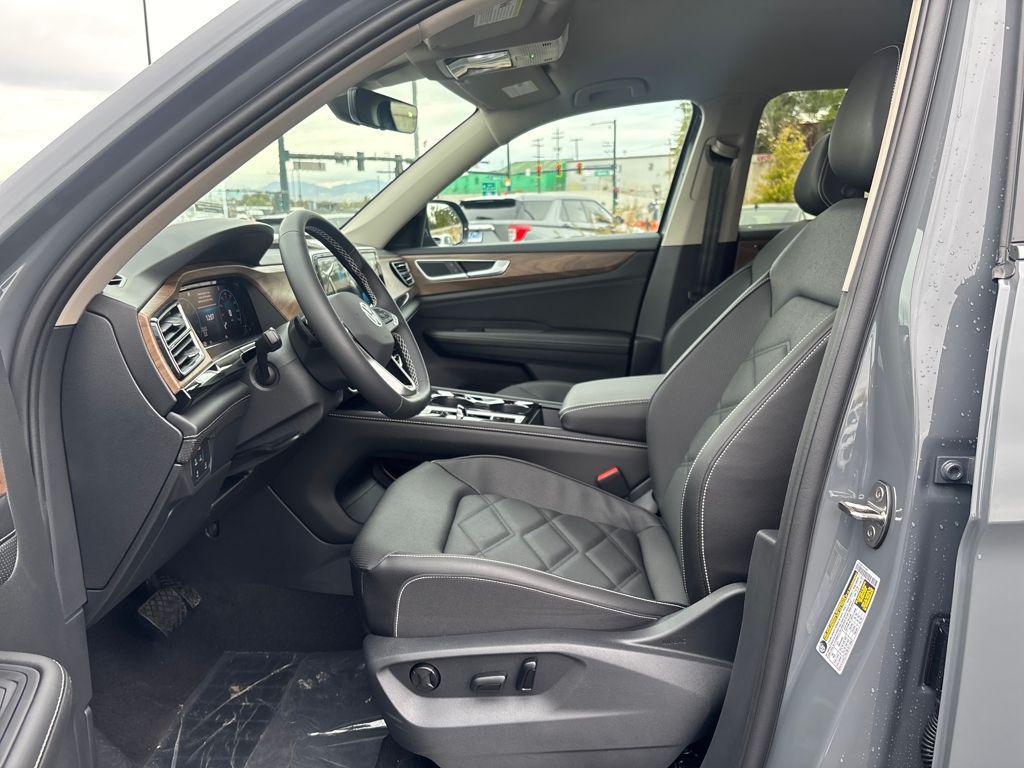 new 2026 Volkswagen Atlas car, priced at $45,622