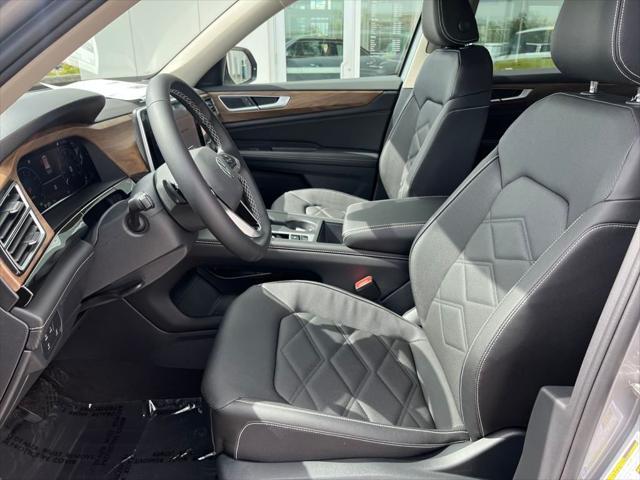 new 2025 Volkswagen Atlas car, priced at $39,711