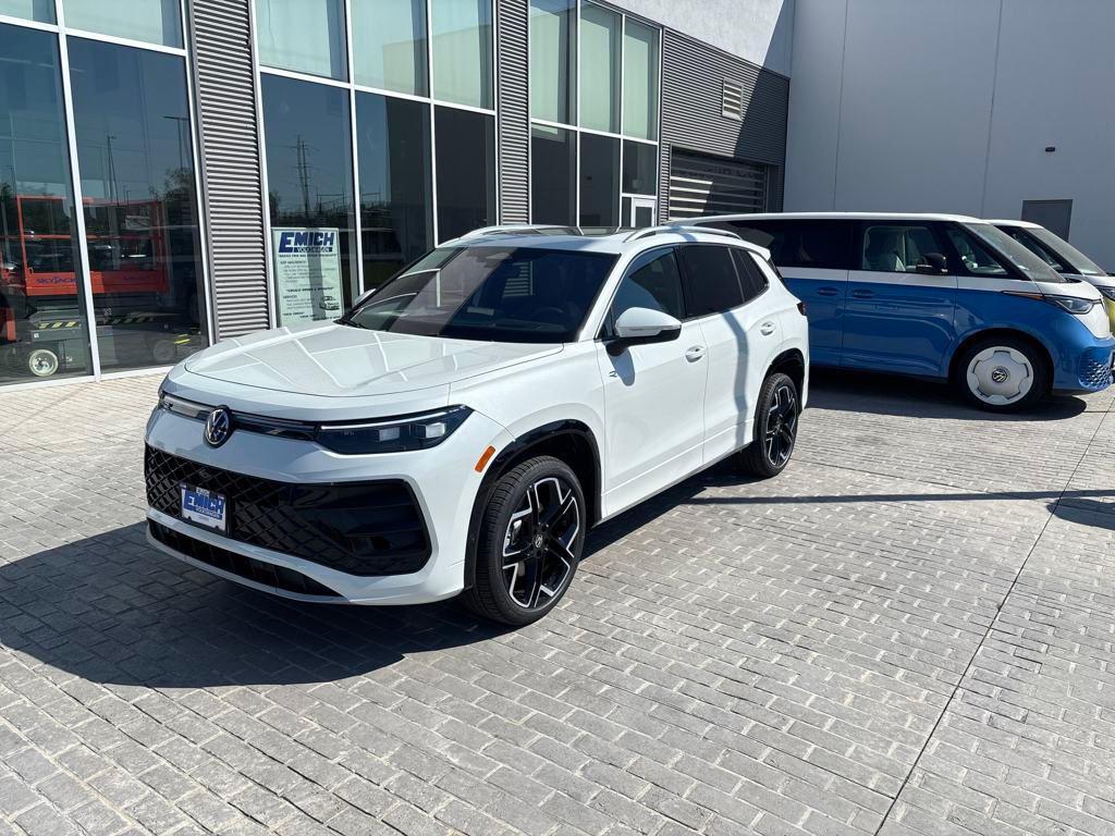 new 2025 Volkswagen Tiguan car, priced at $41,980