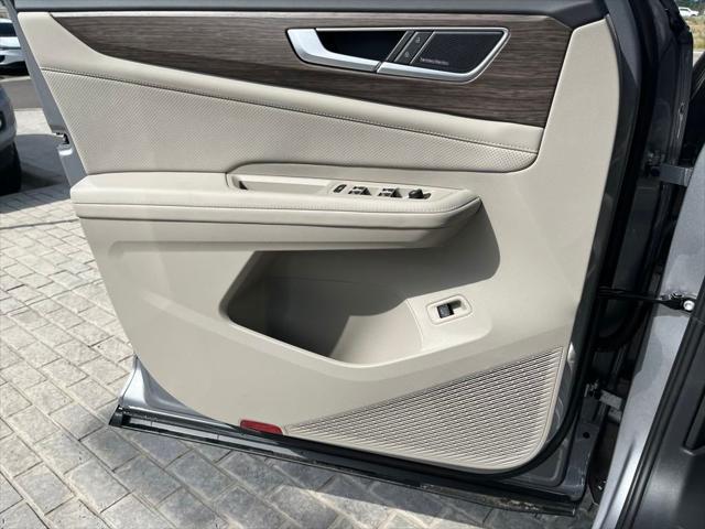 new 2025 Volkswagen Atlas car, priced at $52,616