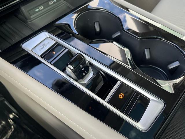 new 2025 Volkswagen Atlas car, priced at $52,616