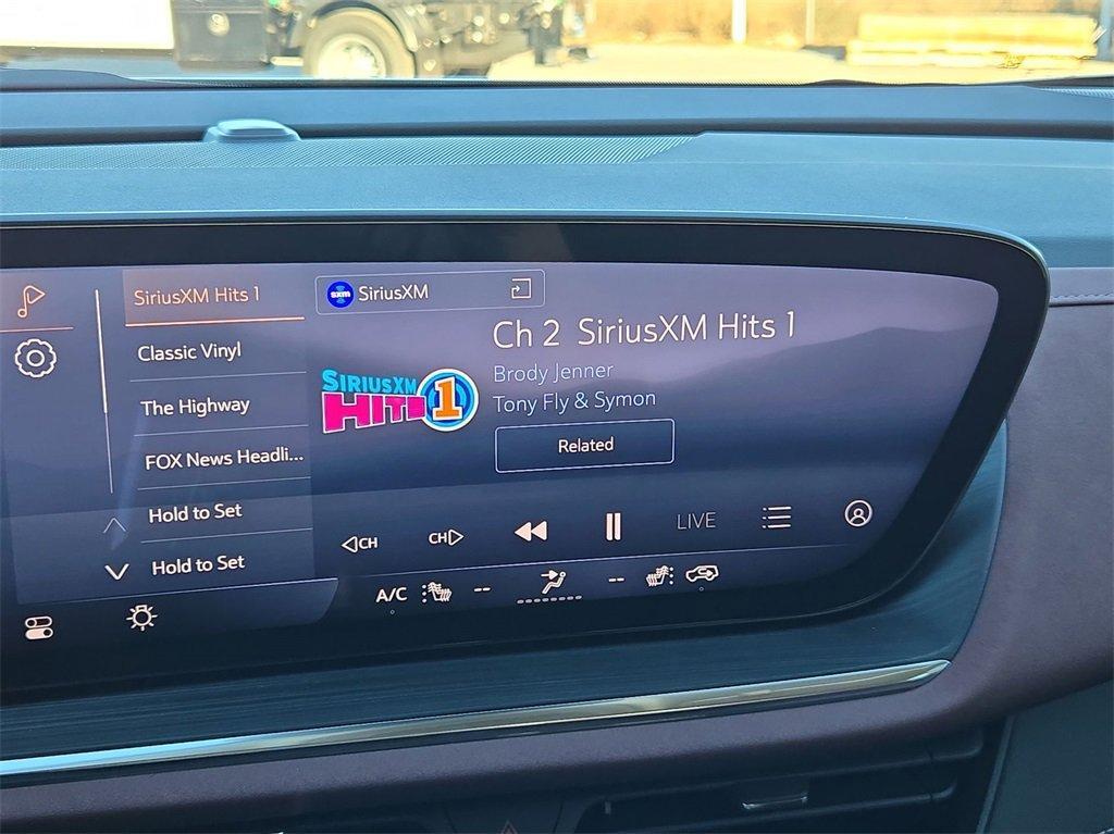 new 2025 Buick Envision car, priced at $40,268