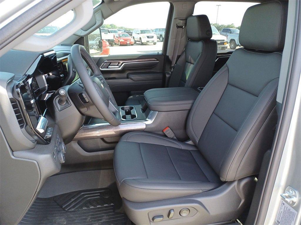 new 2025 Chevrolet Silverado 3500 car, priced at $77,000