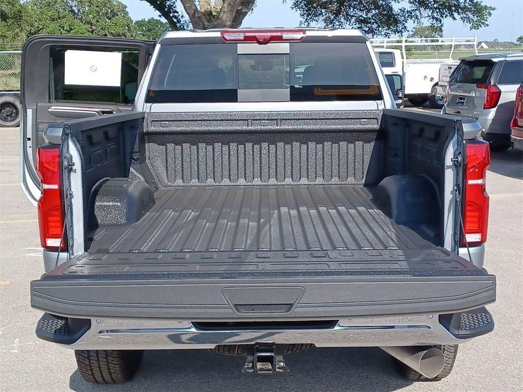 new 2025 Chevrolet Silverado 3500 car, priced at $77,000