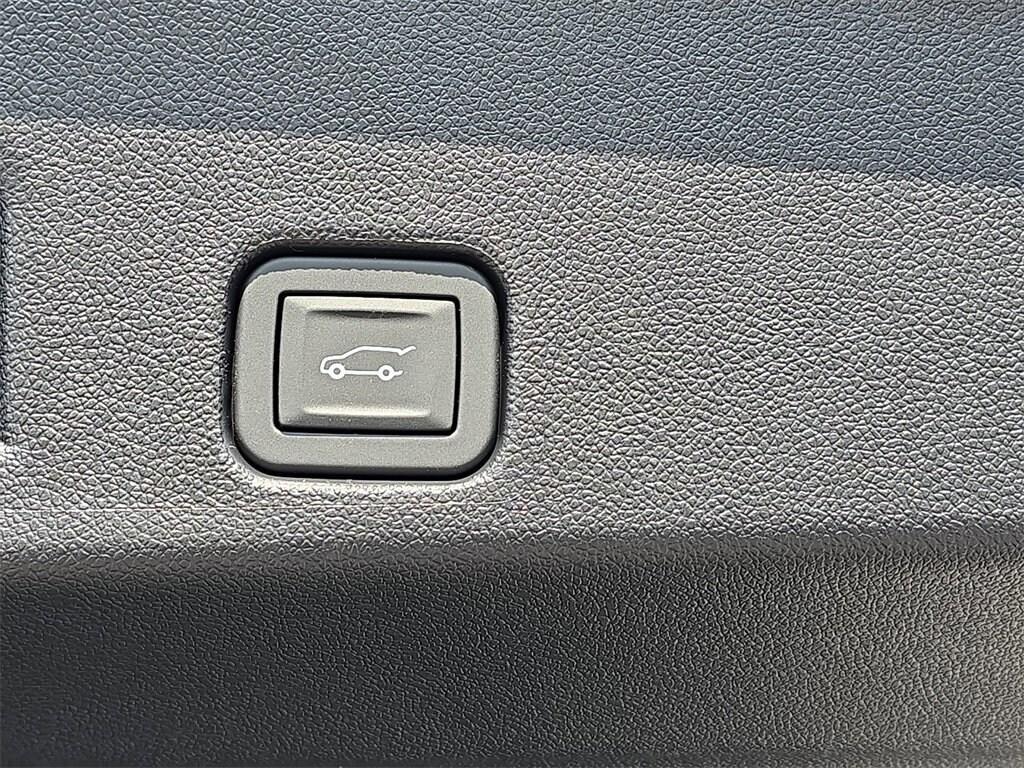 new 2026 Chevrolet Traverse car, priced at $56,498