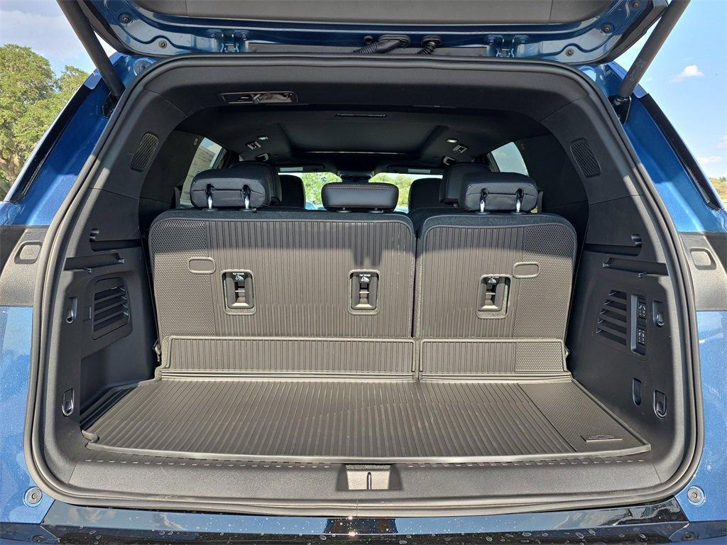 new 2026 Chevrolet Traverse car, priced at $56,498