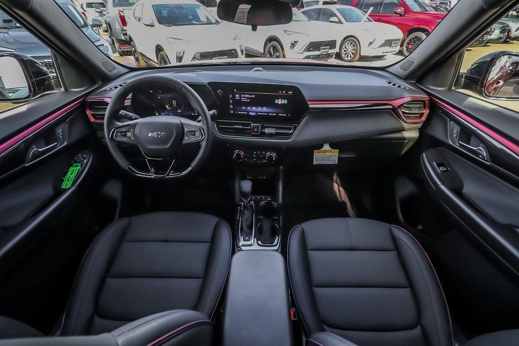 new 2025 Chevrolet TrailBlazer car, priced at $28,127