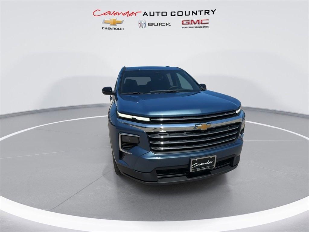new 2025 Chevrolet Traverse car, priced at $43,195