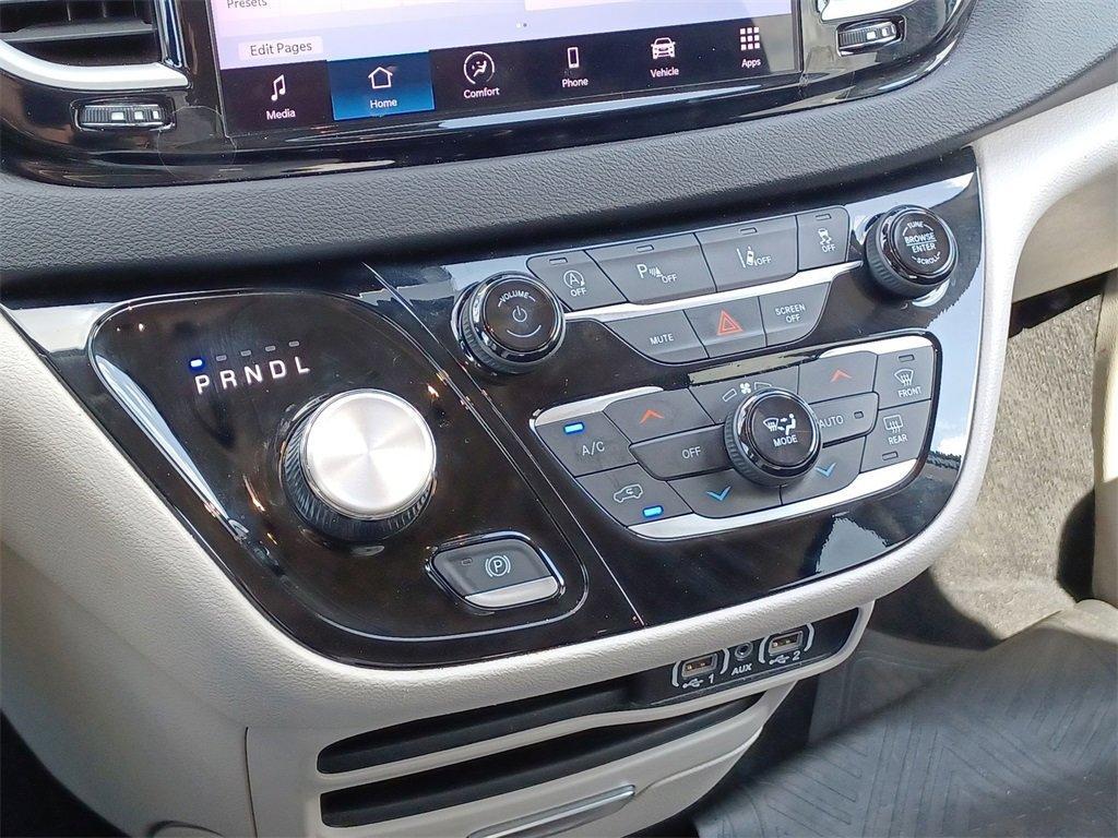 used 2023 Chrysler Pacifica car, priced at $21,992