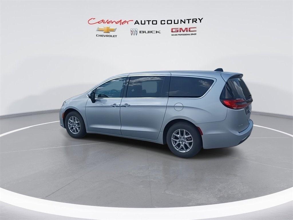 used 2023 Chrysler Pacifica car, priced at $21,992