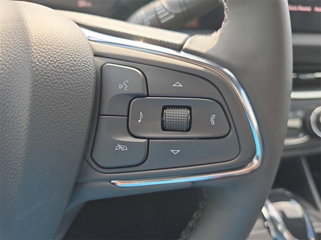 new 2025 Buick Envista car, priced at $27,775