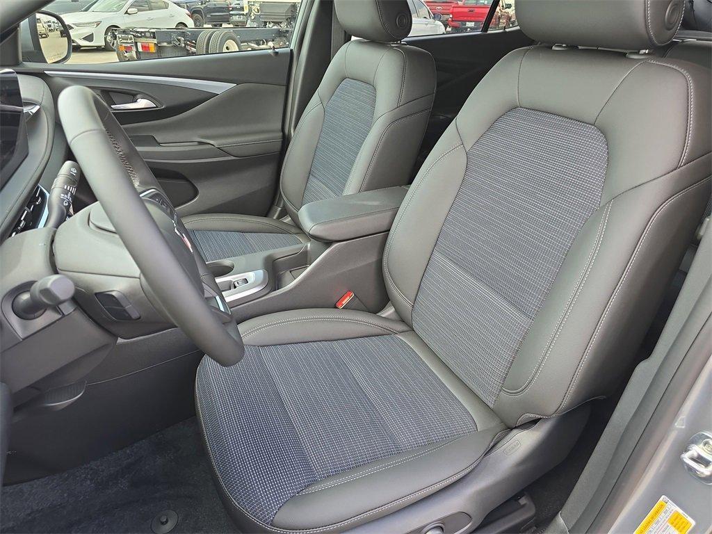 new 2025 Buick Envista car, priced at $27,775