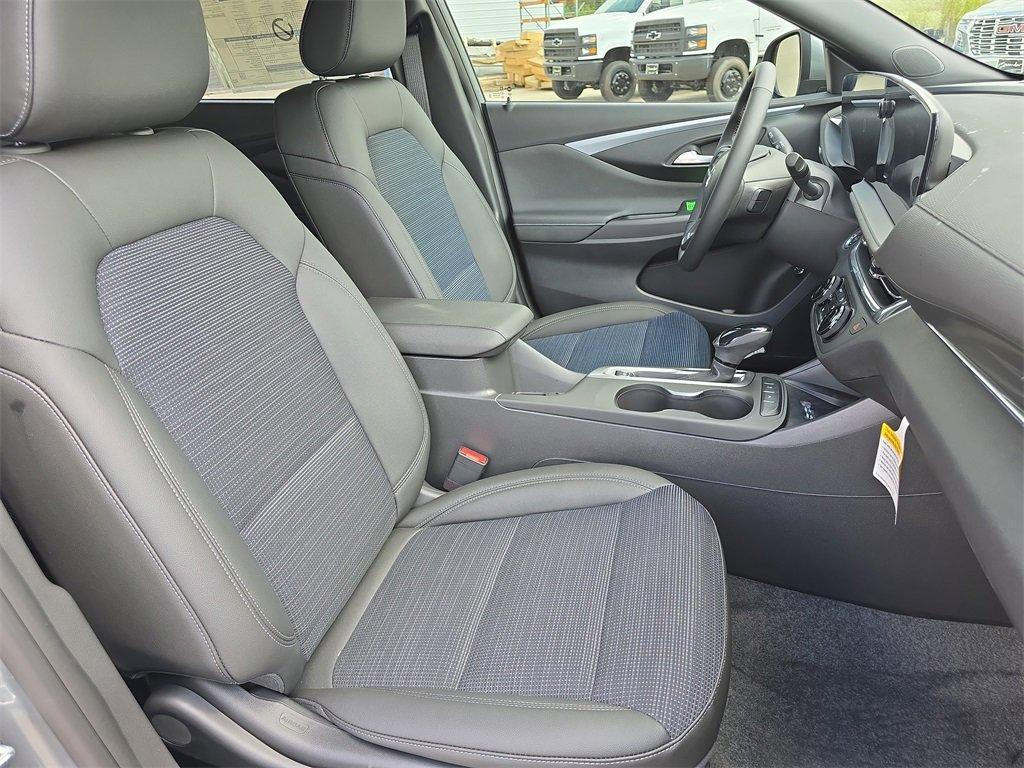 new 2025 Buick Envista car, priced at $27,775