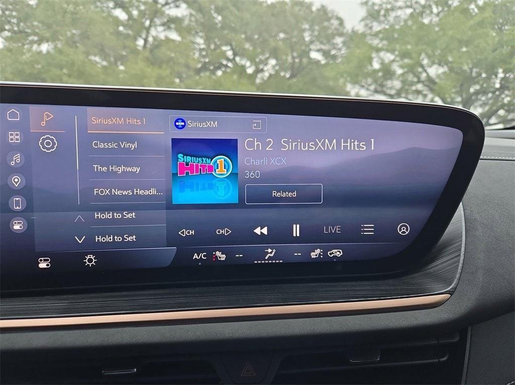 new 2025 Buick Envision car, priced at $36,940