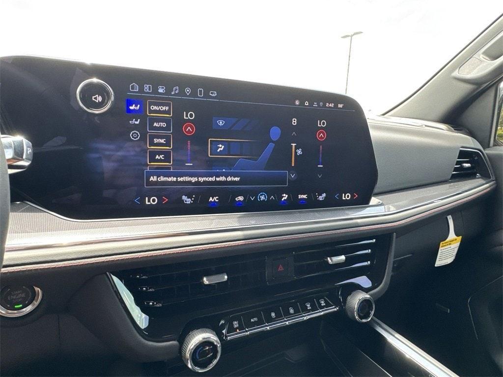 new 2025 Chevrolet Suburban car, priced at $81,005