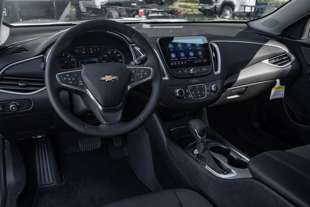 new 2025 Chevrolet Malibu car, priced at $25,728