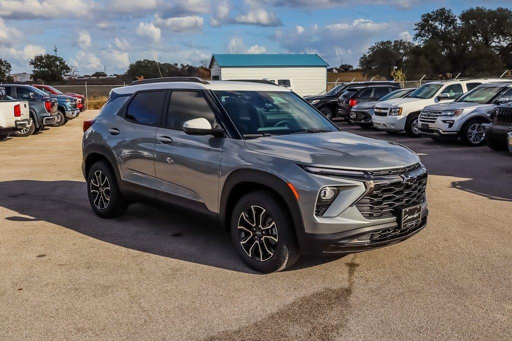 new 2025 Chevrolet TrailBlazer car, priced at $27,482