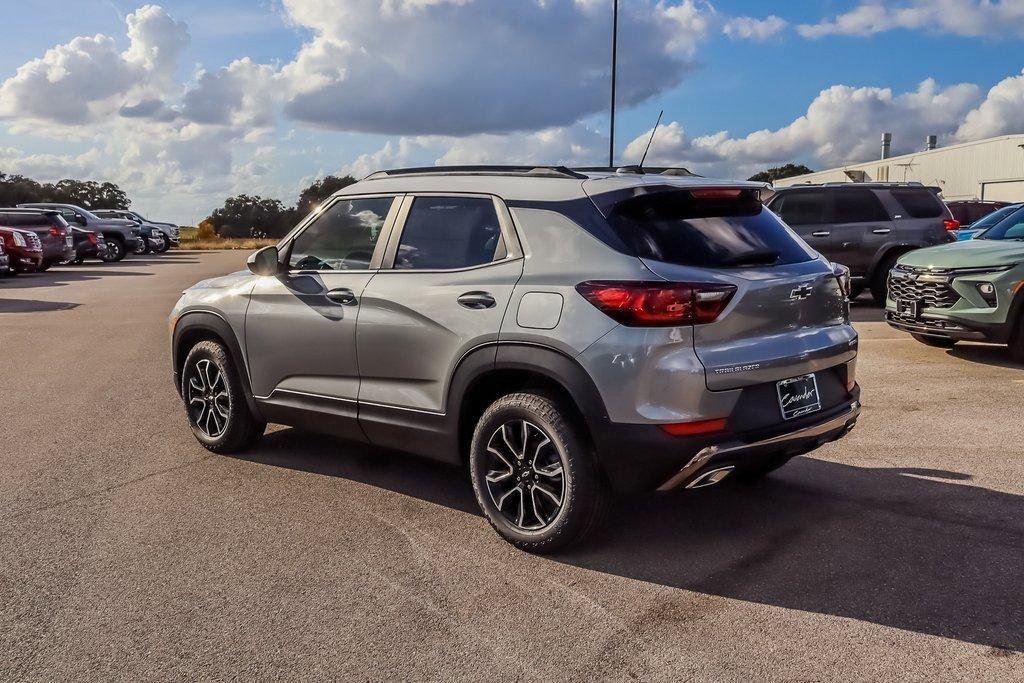 new 2025 Chevrolet TrailBlazer car, priced at $27,482