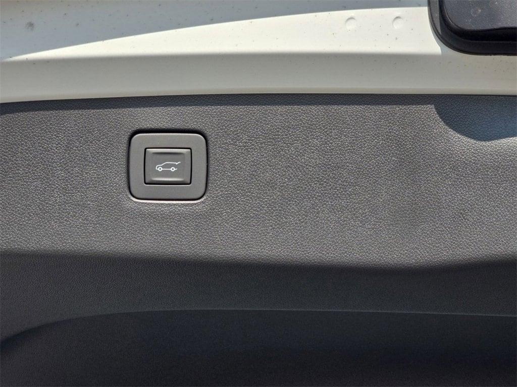 new 2025 Buick Envista car, priced at $24,785