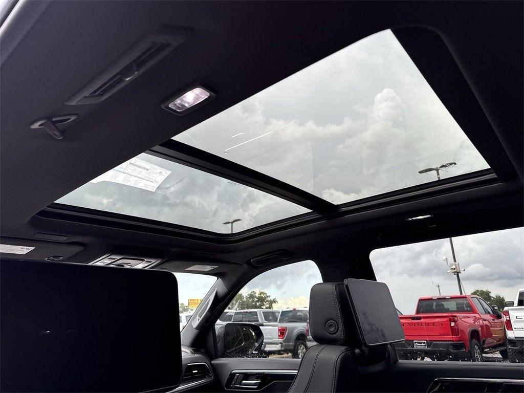 new 2025 Chevrolet Suburban car, priced at $81,005